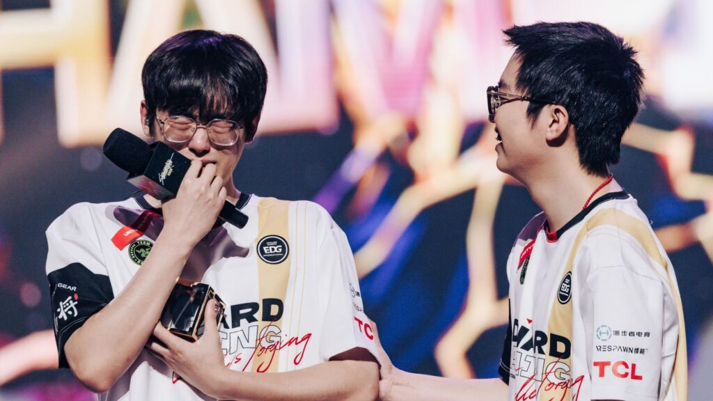 Zhang "Smoggy" Zhao (L) AND Zheng "ZmjjKK" Yongkang of EDward Gaming are seen on stage after victory against Team Heretics at VALORANT Champions Seoul